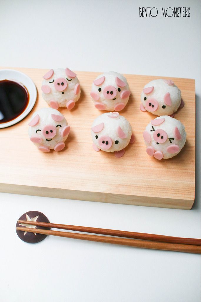 Army of tiny sushi piggies by RoOsaTejp
